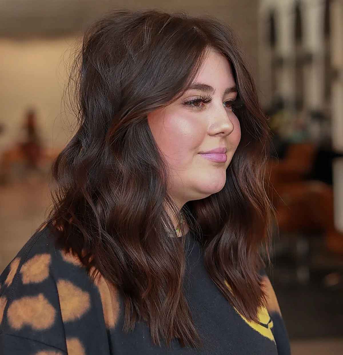 long layered haircut for round face shapes